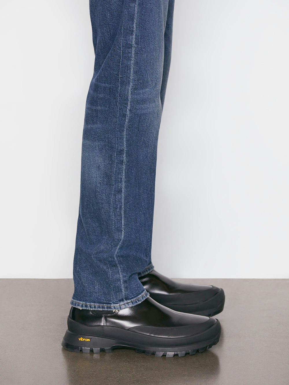 side detail leg view